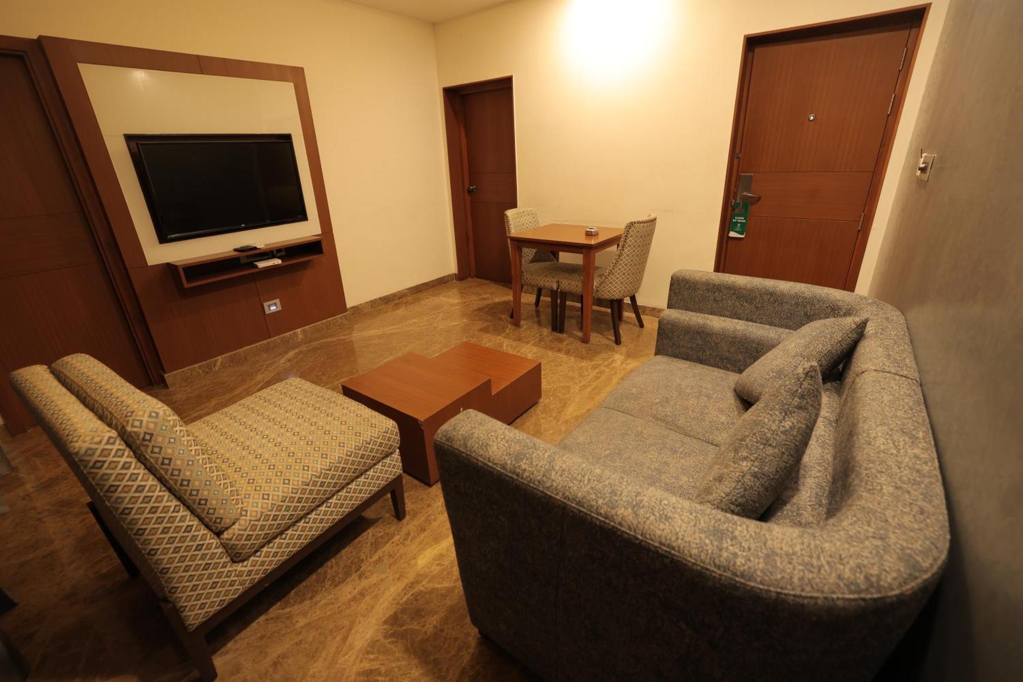 Poppys Vista Hotel Thirumurugan Poondi Eksteriør bilde